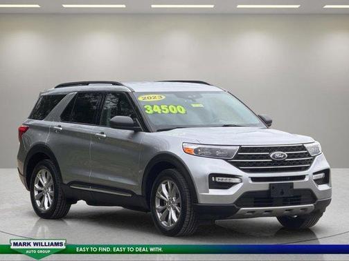 Iconic Silver Metallic 2023 Ford Explorer XLT