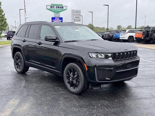 Diamond Black 2026 Jeep Grand Cherokee Laredo