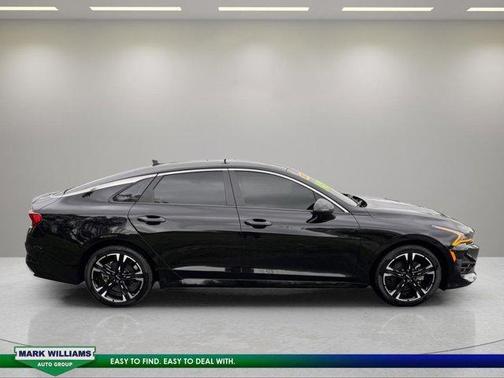 Ebony Black 2022 Kia K5 GT-Line