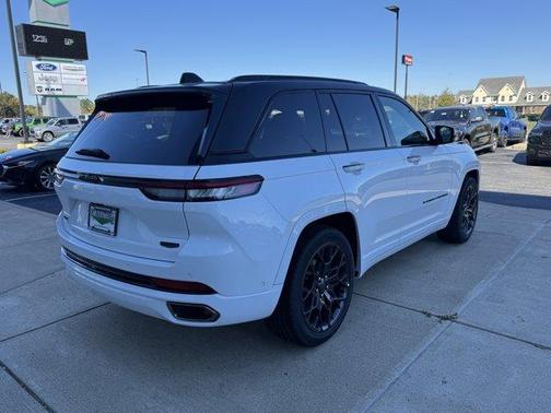 2025 Jeep Grand Cherokee Summit