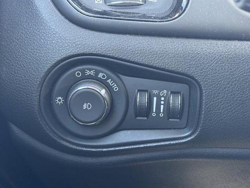 2020 Jeep Renegade Altitude