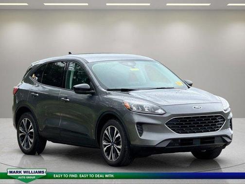 Carbonized Gray Metallic 2022 Ford Escape SE