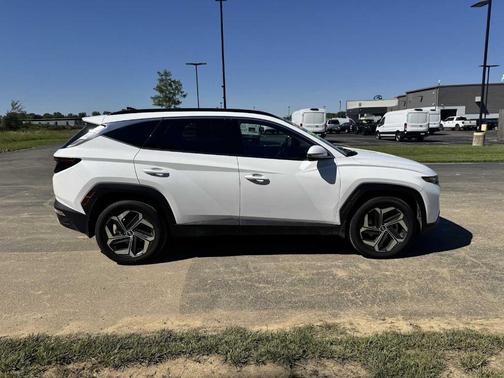 White Pearl 2024 Hyundai TUCSON Limited