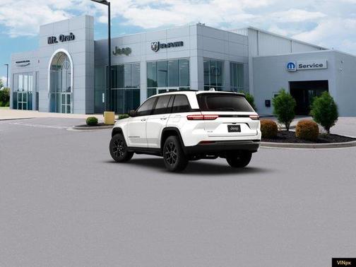 Bright White Clearcoat 2026 Jeep Grand Cherokee Laredo