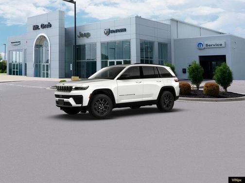 Bright White Clearcoat 2026 Jeep Grand Cherokee Laredo