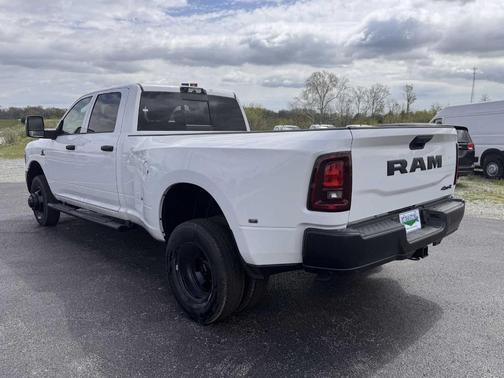 Bright White Clearcoat 2026 RAM 3500 Tradesman