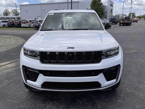 Bright White Clearcoat 2026 Jeep Grand Cherokee Limited
