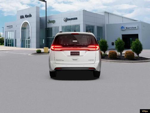 Bright White Clearcoat 2027 Chrysler Pacifica LIMITED