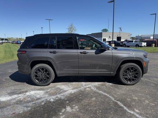2025 Jeep Grand Cherokee Summit