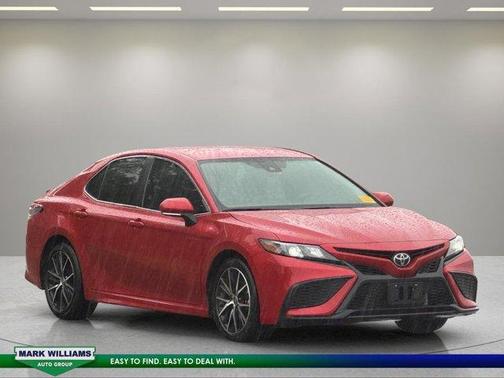 Supersonic Red / Midnight Black Metallic 2023 Toyota Camry SE