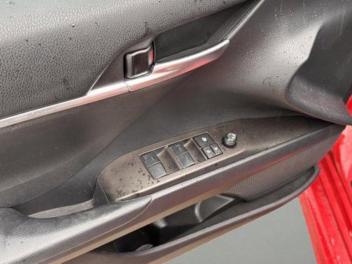 Supersonic Red / Midnight Black Metallic 2023 Toyota Camry SE