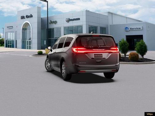 Diamond Black 2027 Chrysler Pacifica SELECT