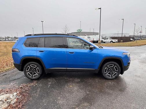 Hydro Blue Pearlcoat 2026 Jeep Cherokee LAREDO/LIMITED