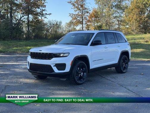 2025 Jeep Grand Cherokee Laredo