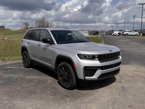 2026 Jeep Grand Cherokee Laredo