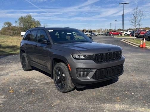 2025 Jeep Grand Cherokee Laredo
