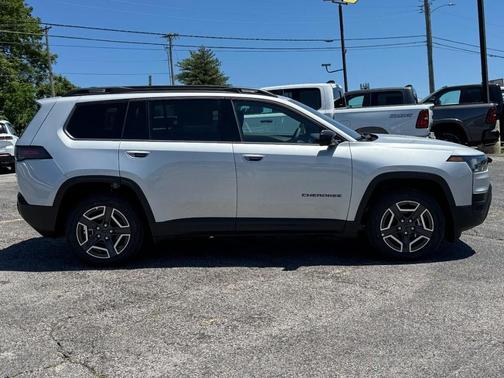 Silver Zynith Clearcoat 2026 Jeep Cherokee LAREDO/LIMITED