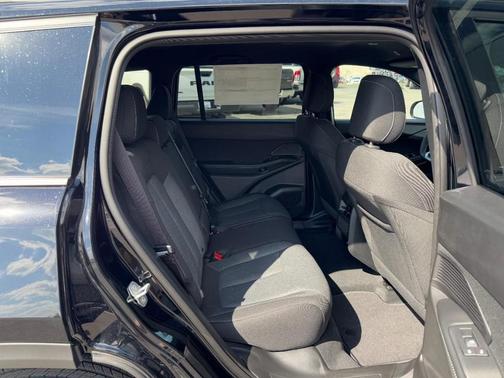 Diamond Black 2026 Jeep Cherokee LAREDO/LIMITED