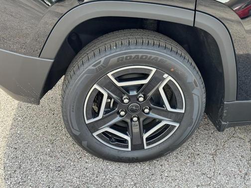Diamond Black 2026 Jeep Cherokee LAREDO/LIMITED