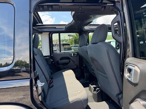 Black Clearcoat 2026 Jeep Wrangler Sport