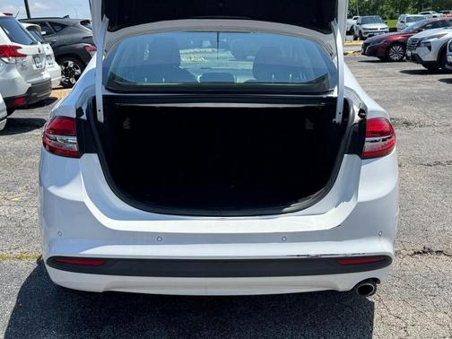 Oxford White 2018 Ford Fusion SE
