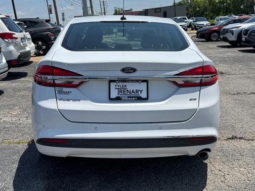 Oxford White 2018 Ford Fusion SE