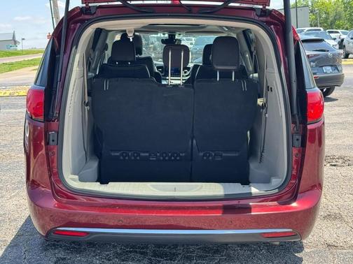 Velvet 2018 Chrysler Pacifica Limited