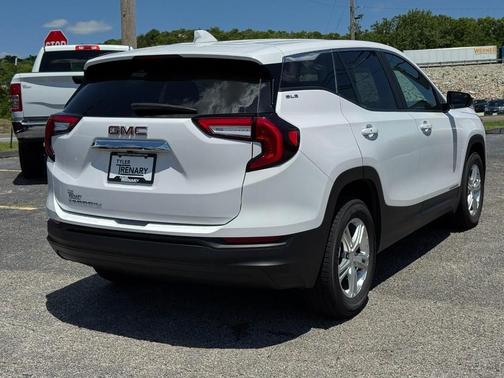 Summit White / White 2024 GMC Terrain SLE
