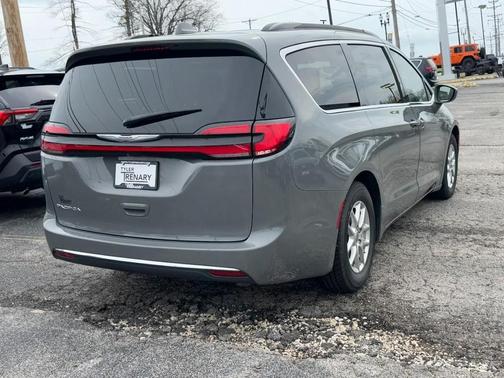 2022 Chrysler Pacifica Touring-L