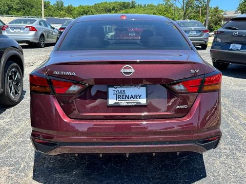 Garnet Pearl Me 2024 Nissan Altima 2.5 SV