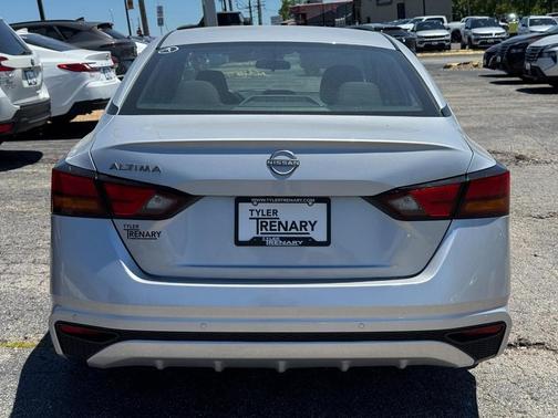 Brilliant Silver Metallic 2023 Nissan Altima 2.5 S