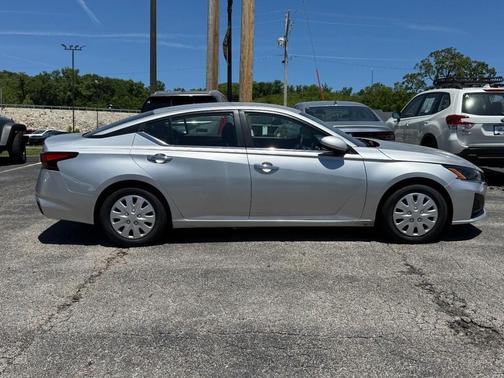 Brilliant Silver Metallic 2023 Nissan Altima 2.5 S