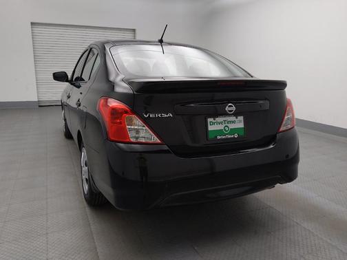 Super Black 2018 Nissan Versa 1.6 S+