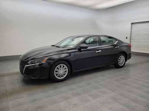 Super Black 2024 Nissan Altima S FWD