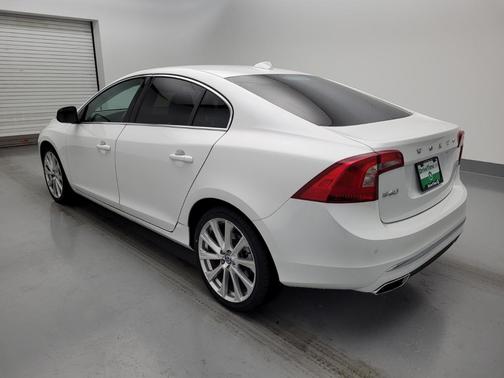 Photo 3 of 28 of 2017 Volvo S60 Inscription T5 Inscription Platinum