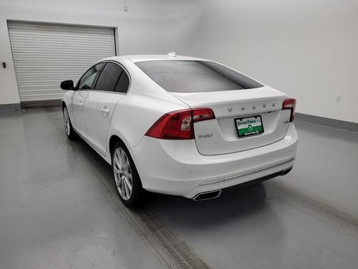 Photo 5 of 28 of 2017 Volvo S60 Inscription T5 Inscription Platinum