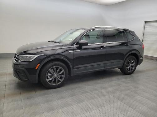 Deep Black Pearl 2022 Volkswagen Tiguan 2.0T SE 4MOTION