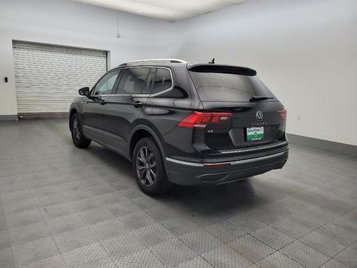 Deep Black Pearl 2022 Volkswagen Tiguan 2.0T SE 4MOTION