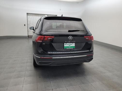 Deep Black Pearl 2022 Volkswagen Tiguan 2.0T SE 4MOTION