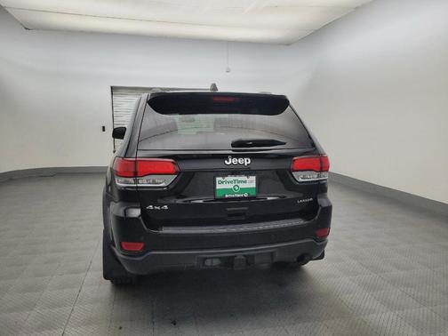 Diamond Black Crystal Pearlcoat 2020 Jeep Grand Cherokee Laredo