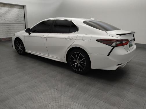Super White 2021 Toyota Camry SE