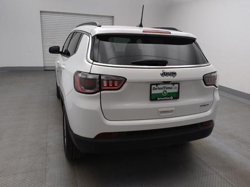 Bright White Clearcoat 2022 Jeep Compass Latitude