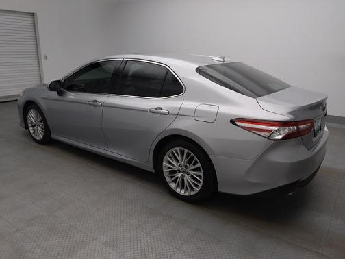 Celestial Silver Metallic 2018 Toyota Camry Hybrid XLE
