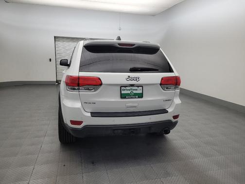 Bright White Clearcoat 2017 Jeep Grand Cherokee Laredo