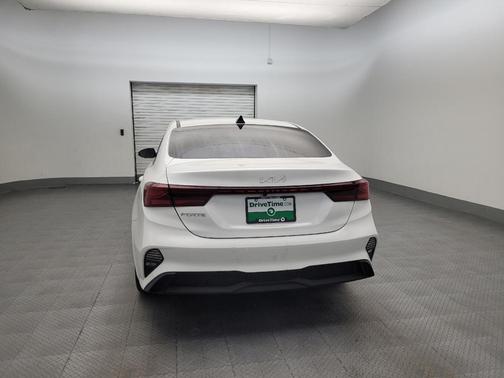 Snow White Pearl 2023 Kia Forte LXS