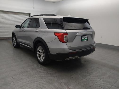 Iconic Silver Metallic 2020 Ford Explorer XLT