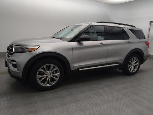 Iconic Silver Metallic 2020 Ford Explorer XLT