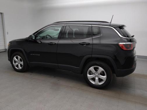 Diamond Black Crystal Pearlcoat 2018 Jeep Compass Latitude