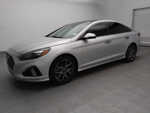 Symphony Silver 2018 Hyundai SONATA Limited 2.0T+