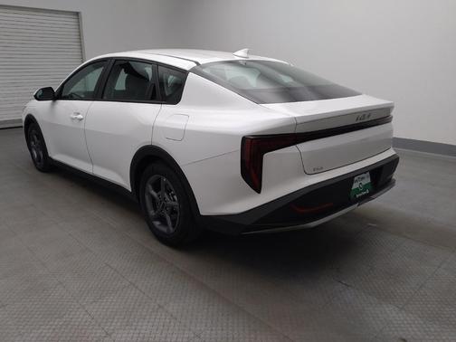 Snow White Pearl 2025 Kia K4 LXS